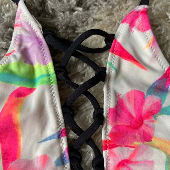 Victoria Secret Pink Bikini Top - Picture 3 of 3